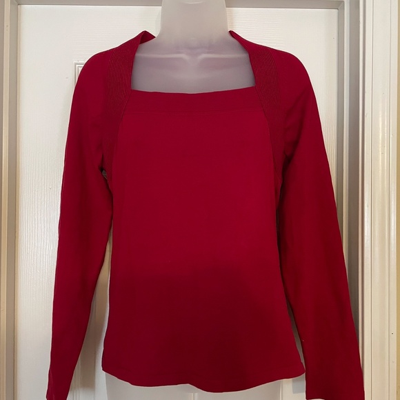 Nvgard collection RED TOP WITH LONG SLEEVES. Size 8 - Picture 2 of 6